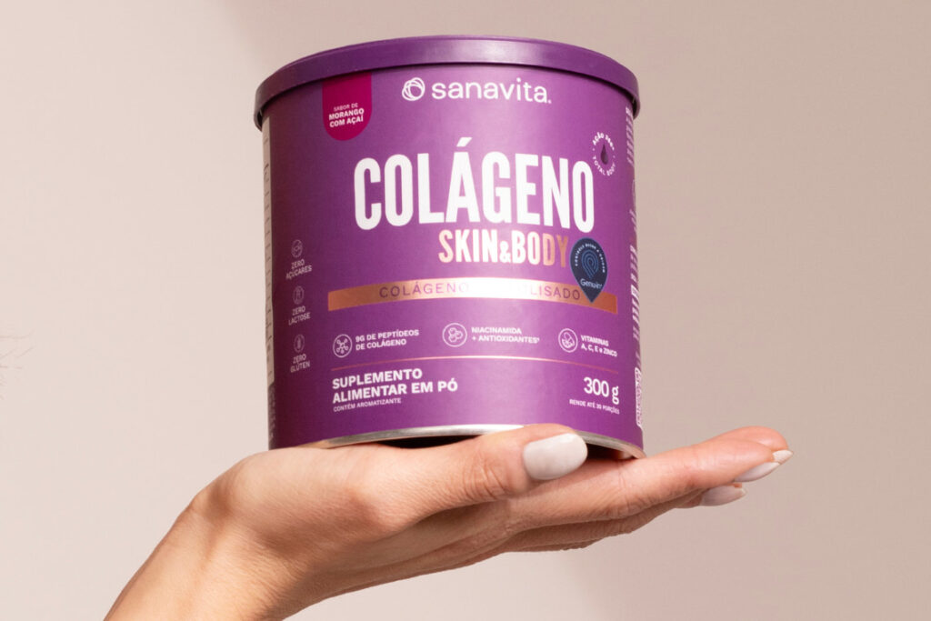 Suplemento de colágeno Sanavita Skin & Body sabor morango com açaí em pote de 300g.