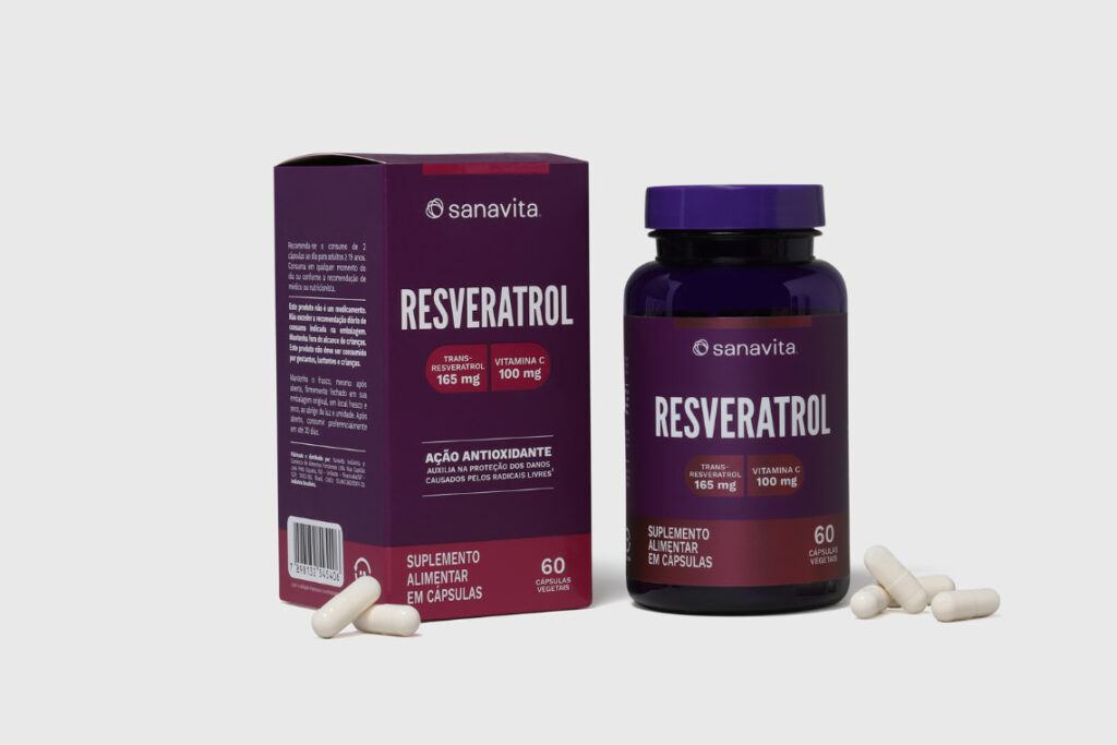 Embalagem e frasco do suplemento Resveratrol Sanavita com cápsulas ao redor, em fundo claro.